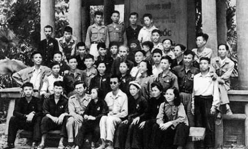 Tư tưởng Hồ Chí Minh về giai cấp công nhân Việt Nam