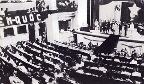 Chủ tịch Hồ Chí Minh nói chuyện tại cuộc mít tinh của nhân dân thủ đô Hà Nội sau khi kỳ họp Quốc hội khóa I thông qua bản Hiến pháp mới (ngày 31/12/1959)