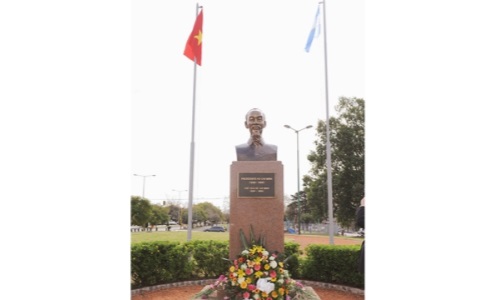 Chuyện về cha con người bạn Argentina của Chủ tịch Hồ Chí Minh