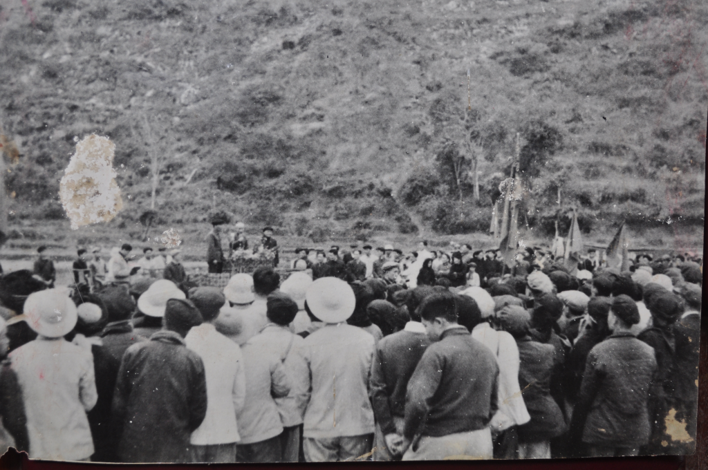 Chủ tịch Hồ Chí Minh đến thăm và nói chuyện với Nhân dân các dân tộc Pác Bó, Hà Quảng, Cao Bằng (20-02-1961)