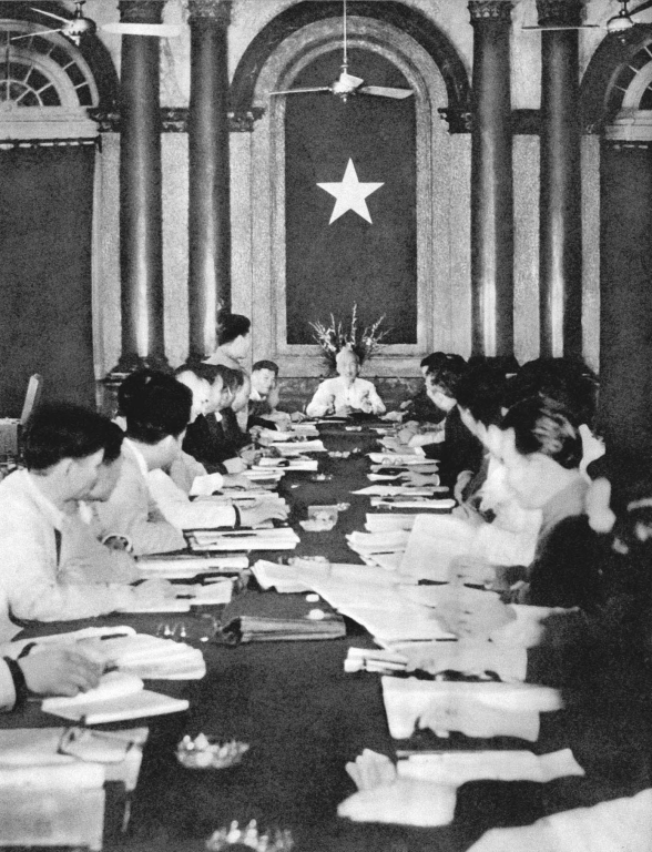 Chủ tịch Hồ Chí Minh chủ trì phiên họp Hội đồng Chính phủ tại Phủ Chủ tịch (4/1/1960)