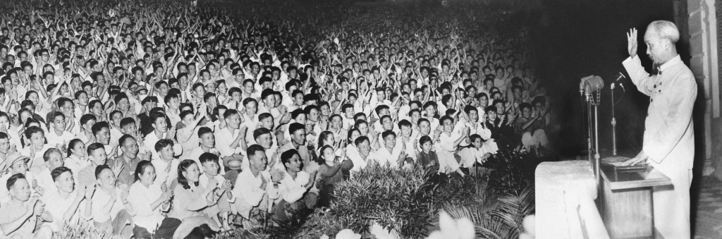 Chủ tịch Hồ Chí Minh nói chuyện với cán bộ và nhân dân thành phố Hải Phòng (30/5/1957)