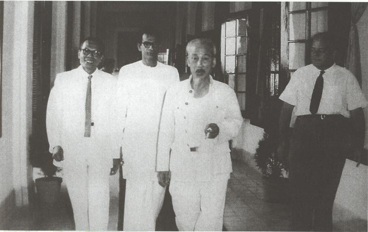 Chủ tịch Hồ Chí Minh cùng các đại biểu Đảng Cộng sản: Ấn Độ, Inđônêxia, Hungari dự Đại hội đại biểu toàn quốc lần thứ III của Đảng Lao động Việt Nam, tháng 9/1960