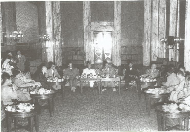 Buổi tiếp Chủ tịch Hồ Chí Minh và đoàn đại biểu Chính phủ Việt Nam Dân chủ Cộng hòa tại điện Kremlin, tháng 8/1957. (Nguồn: Bảo tàng Hồ Chí Minh)