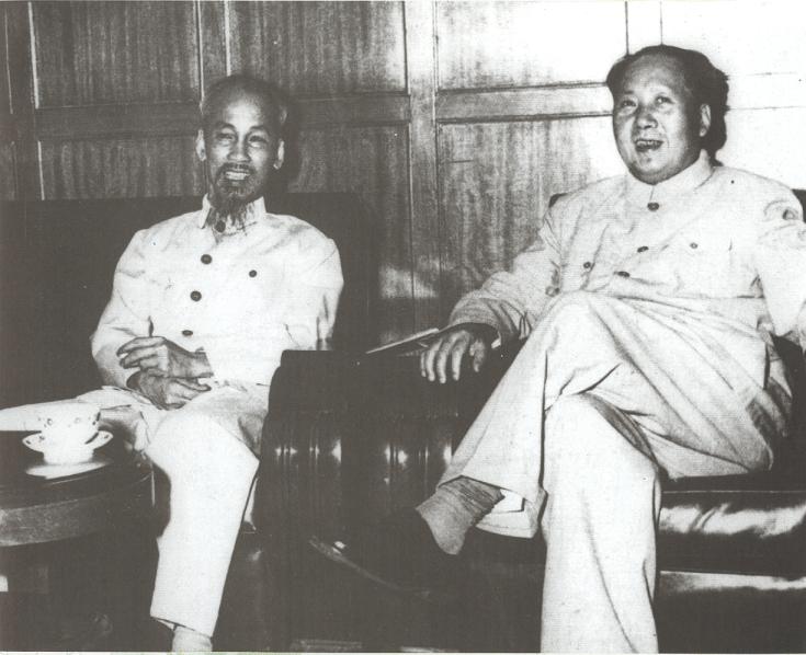 Chủ tịch Mao Trạch Đông tiếp Chủ tịch Hồ Chí Minh tại thủ đô Bắc Kinh (Trung Quốc), ngày 25/6/1955/ (Nguồn: Bảo tàng Hồ Chí Minh)