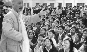 Vận dụng tư tưởng Hồ Chí Minh về giáo dục đạo đức cách mạng cho thanh niên trong giai đoạn hiện nay