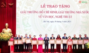 Chủ tịch nước Võ Văn Thưởng trao Giải thưởng Hồ Chí Minh về văn học, nghệ thuật năm 2022