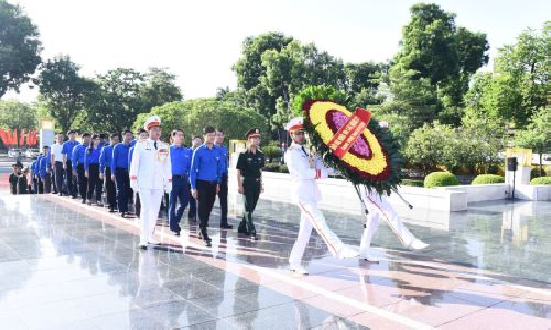 Bộ Tư lệnh Bảo vệ Lăng Chủ tịch Hồ Chí Minh đẩy mạnh thi đua rèn đức, luyện tài